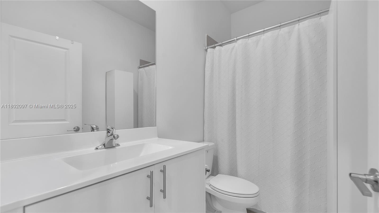 VISTA LAGO - Residential