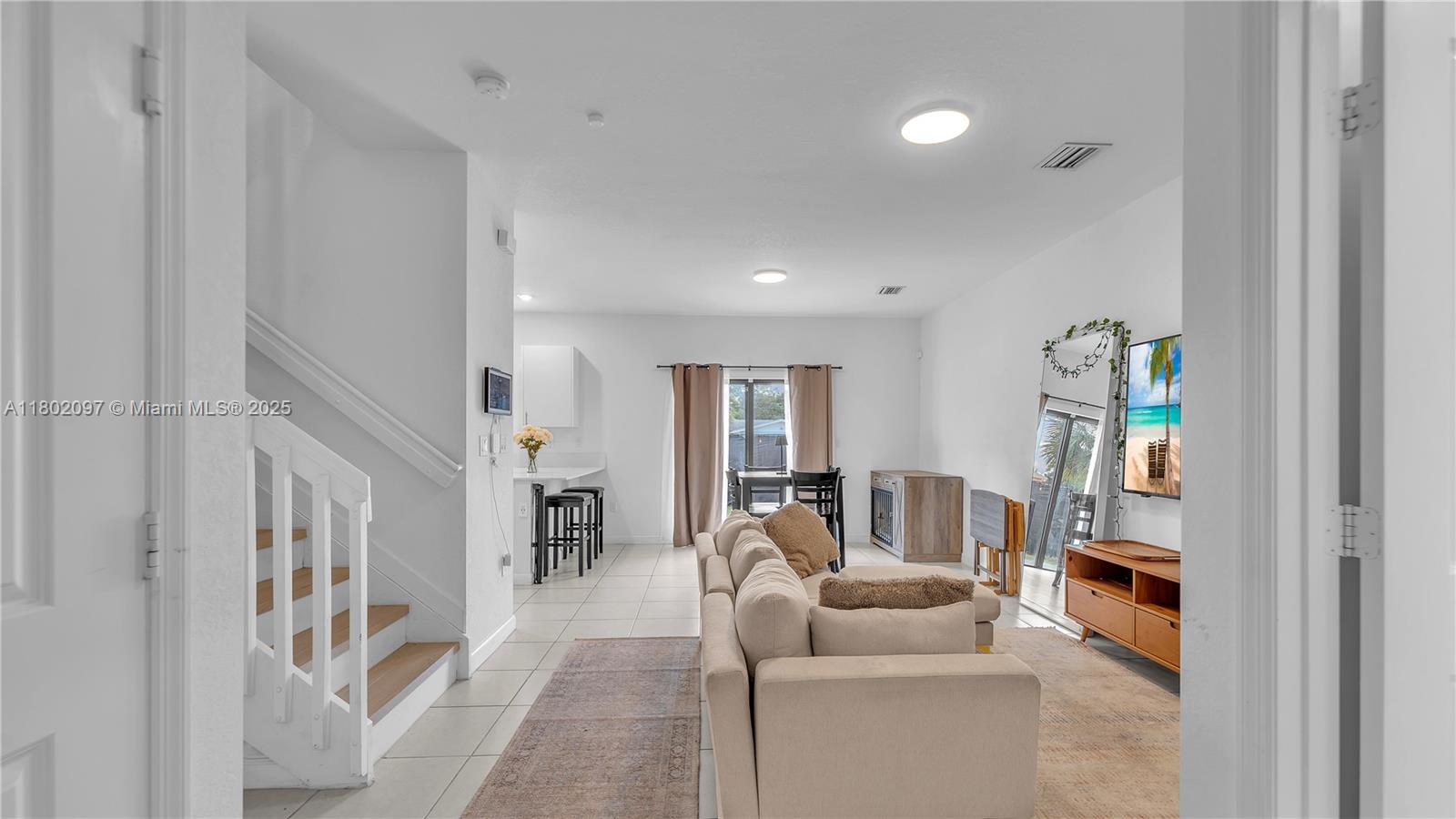 VISTA LAGO - Residential