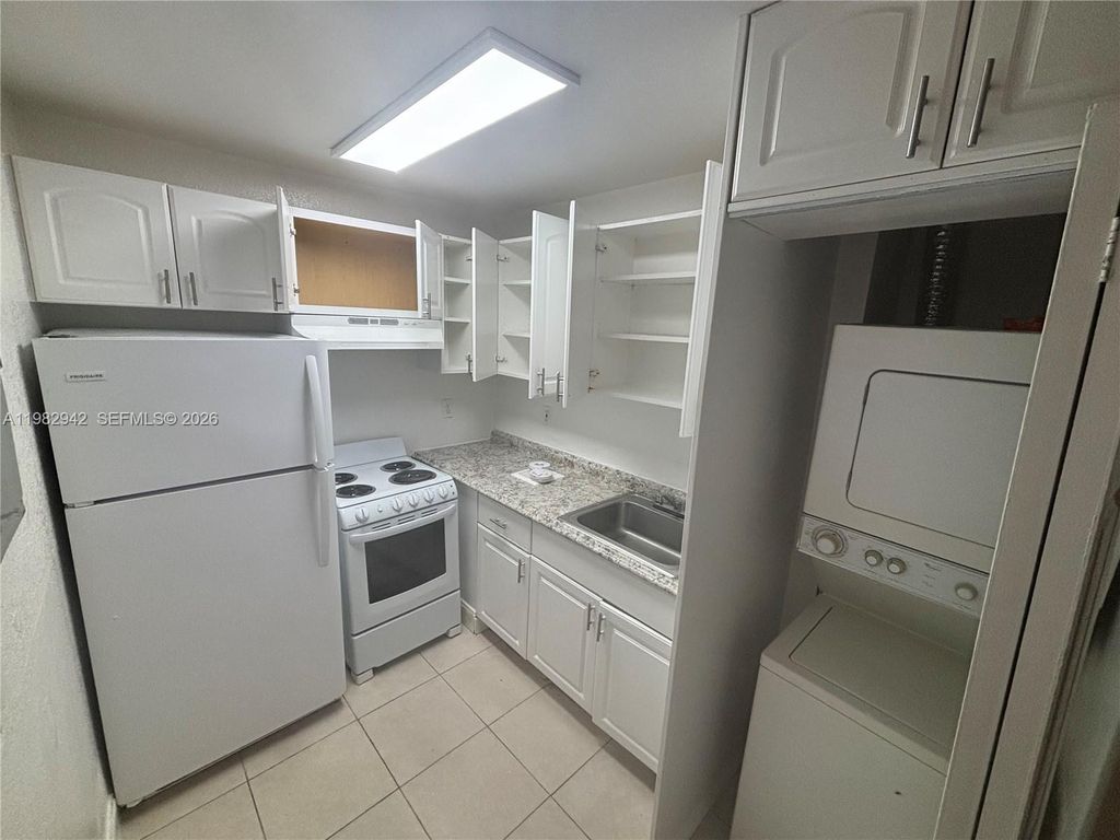 Photo of 300 SW 4th Ct #9, Fort Lauderdale, FL 33315 (MLS # A11982942)