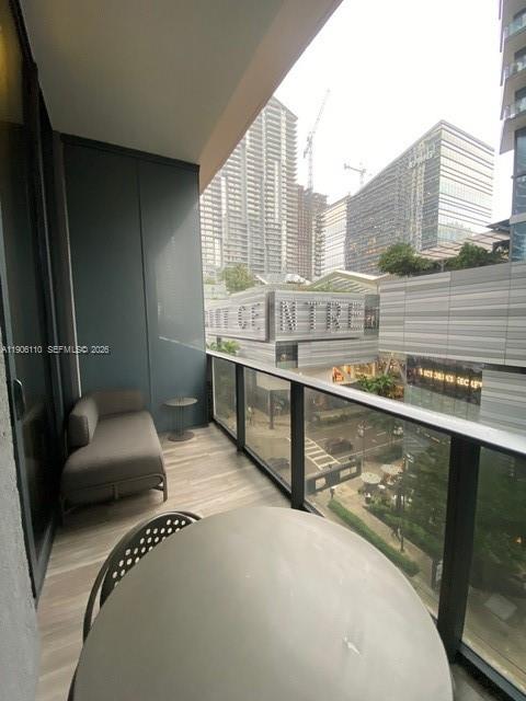 801 SMA DESIGNER SUITES C - Residential