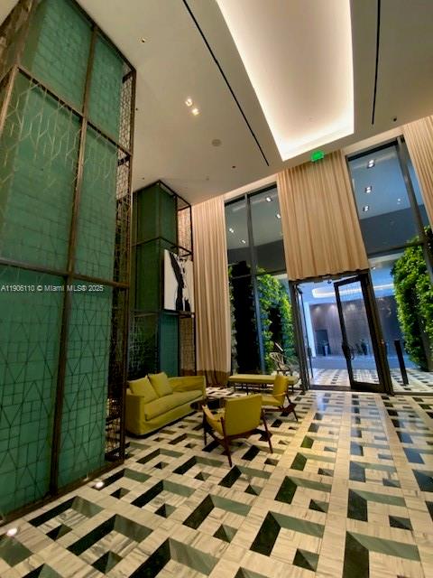 801 SMA DESIGNER SUITES C - Residential