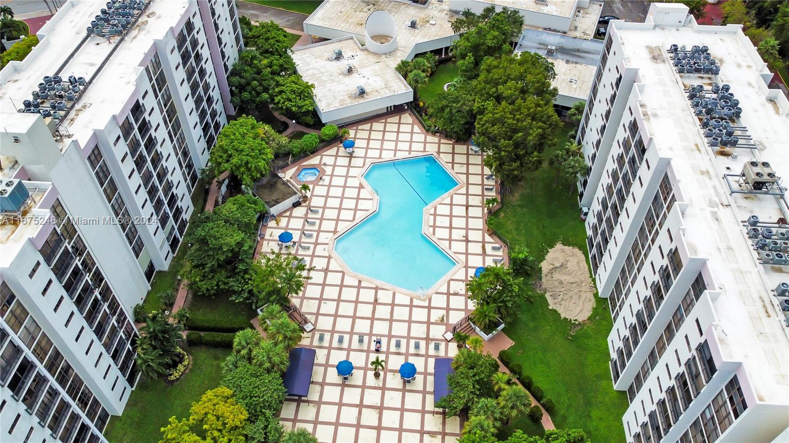 Property for Sale at 17021 N Bay Rd 814, Sunny Isles Beach, Miami-Dade County, Florida - Bedrooms: 2 
Bathrooms: 2  - $236,600