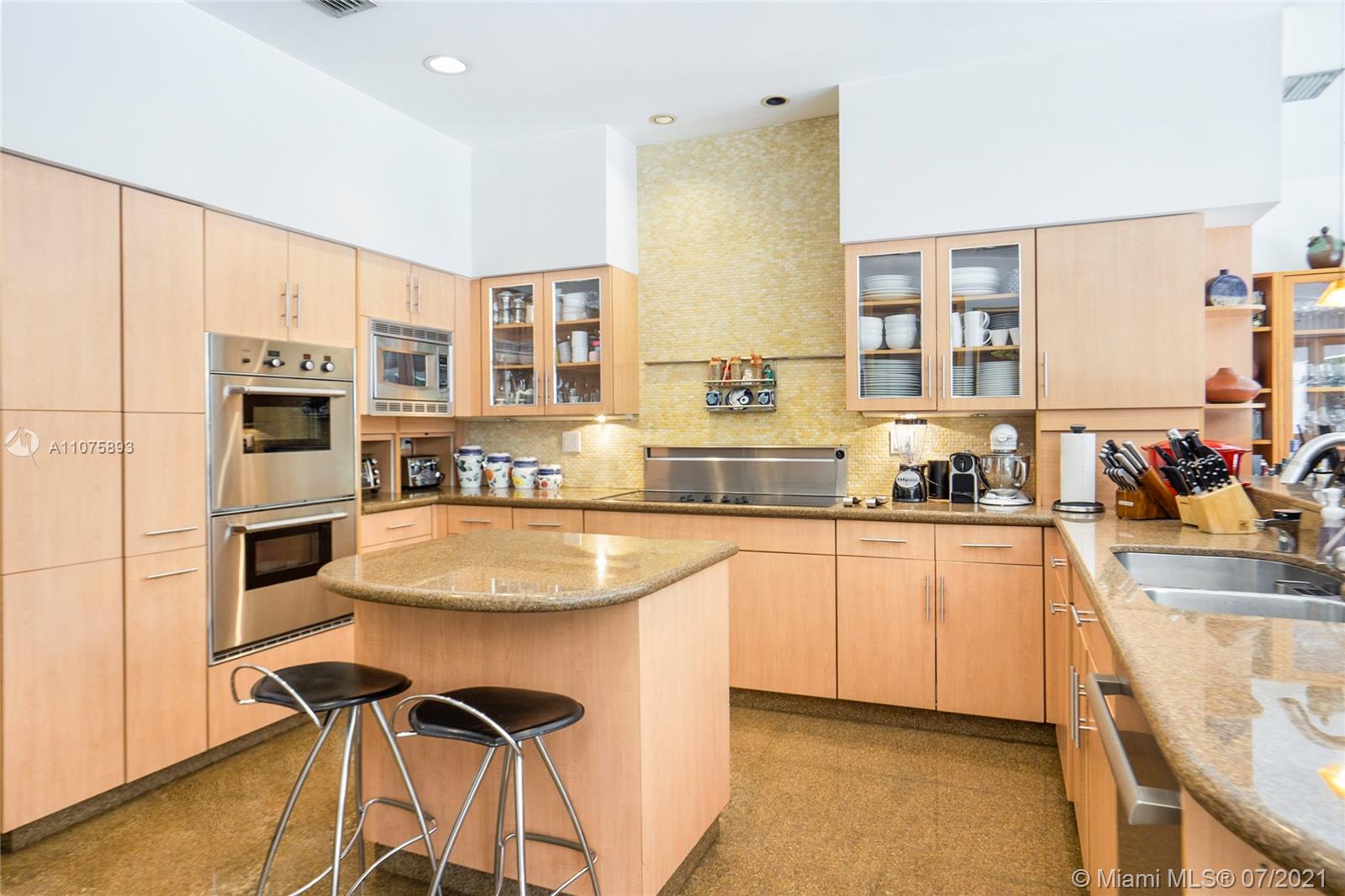 GOLDEN BEACH SEC F - Residential