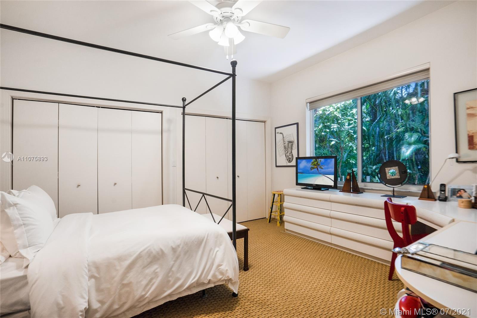 GOLDEN BEACH SEC F - Residential