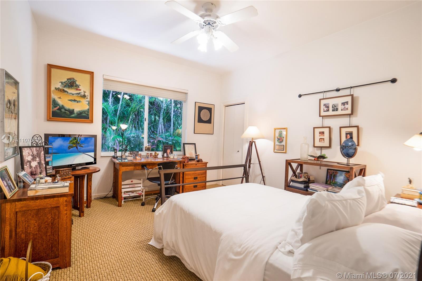 GOLDEN BEACH SEC F - Residential