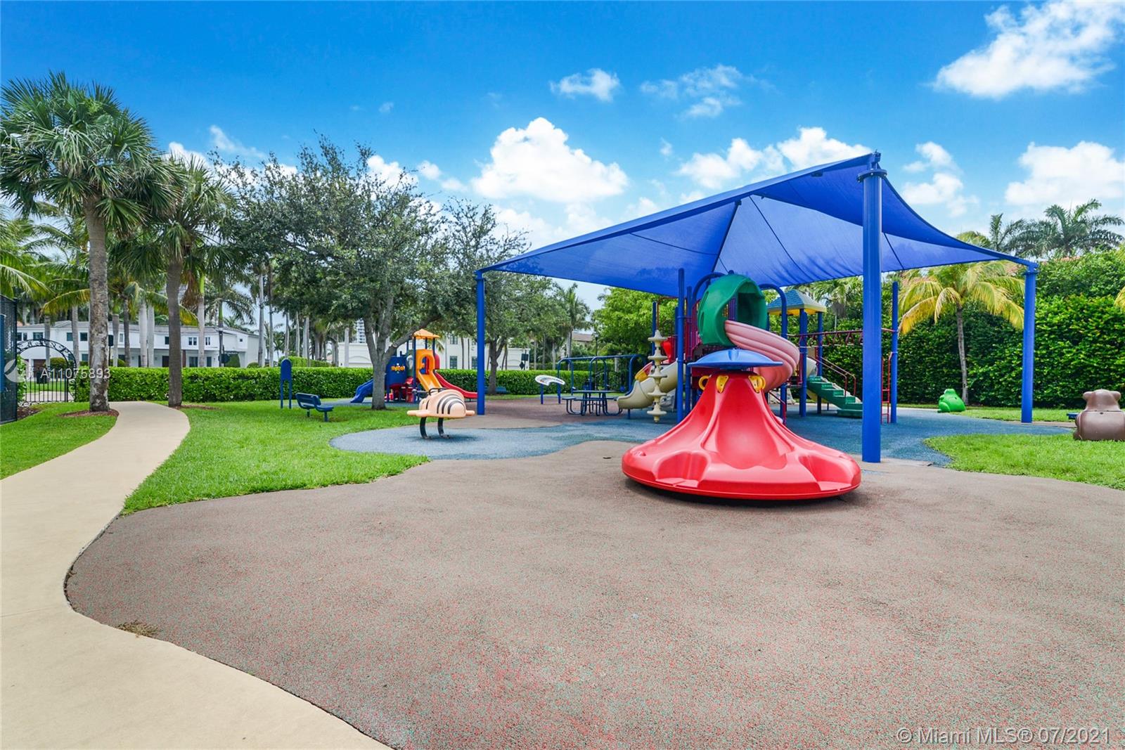 GOLDEN BEACH SEC F - Residential