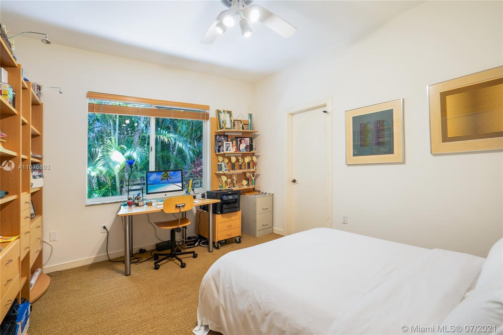 GOLDEN BEACH SEC F - Residential