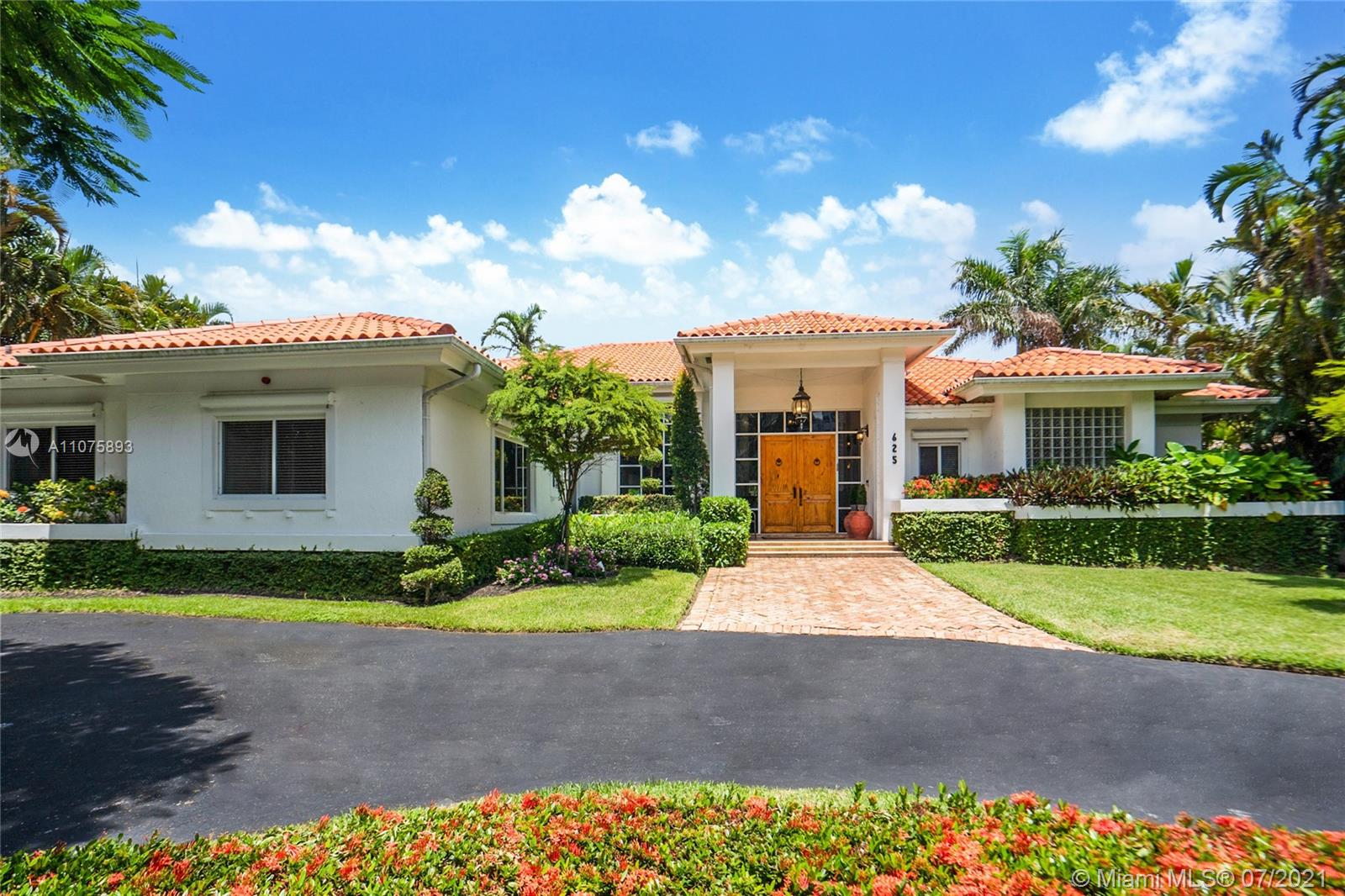 GOLDEN BEACH SEC F - Residential