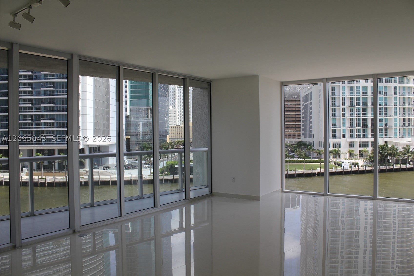 465 BRICKELL AV 502