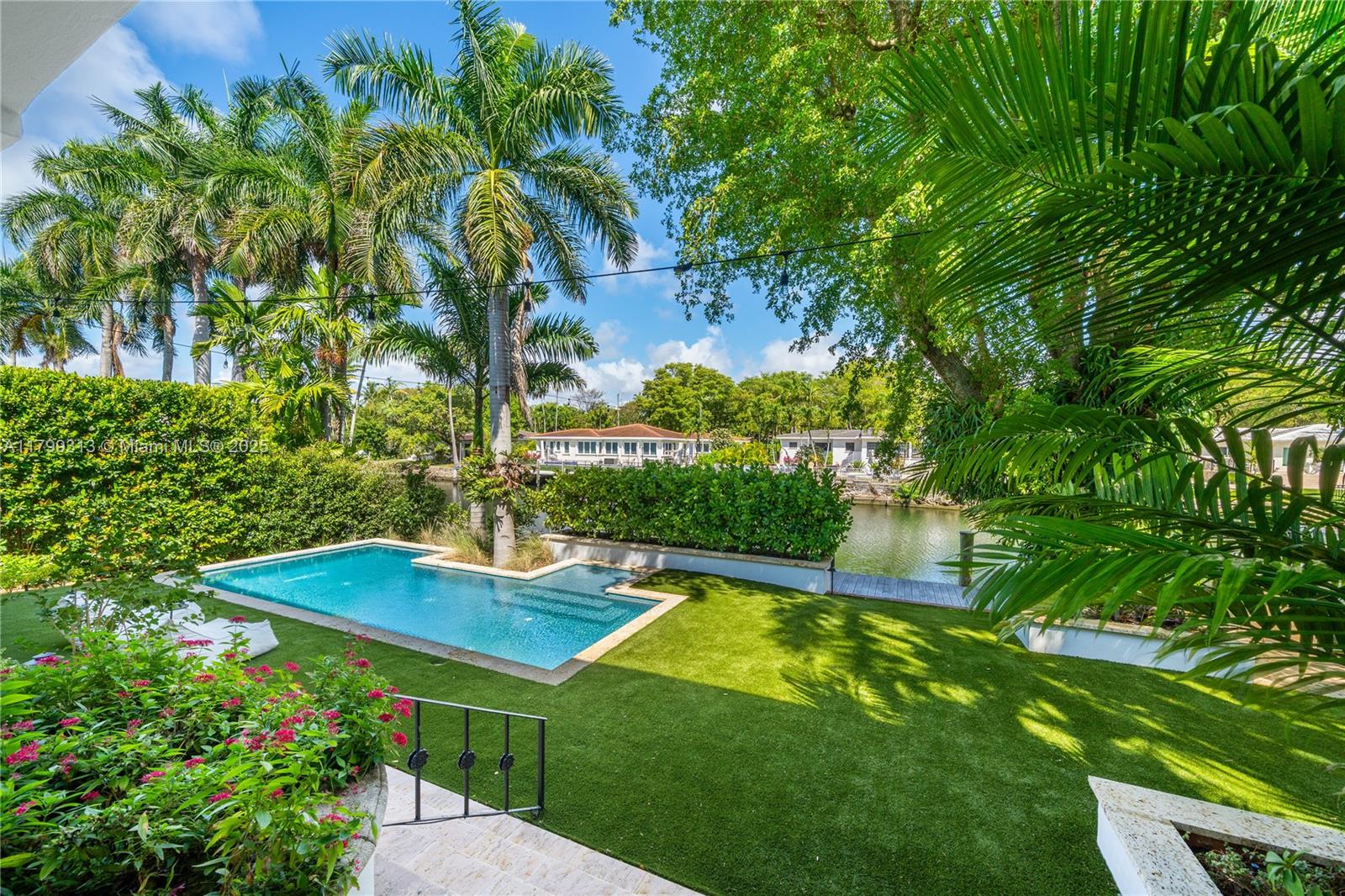 CORAL GABLES RIVIERA SEC - Residential