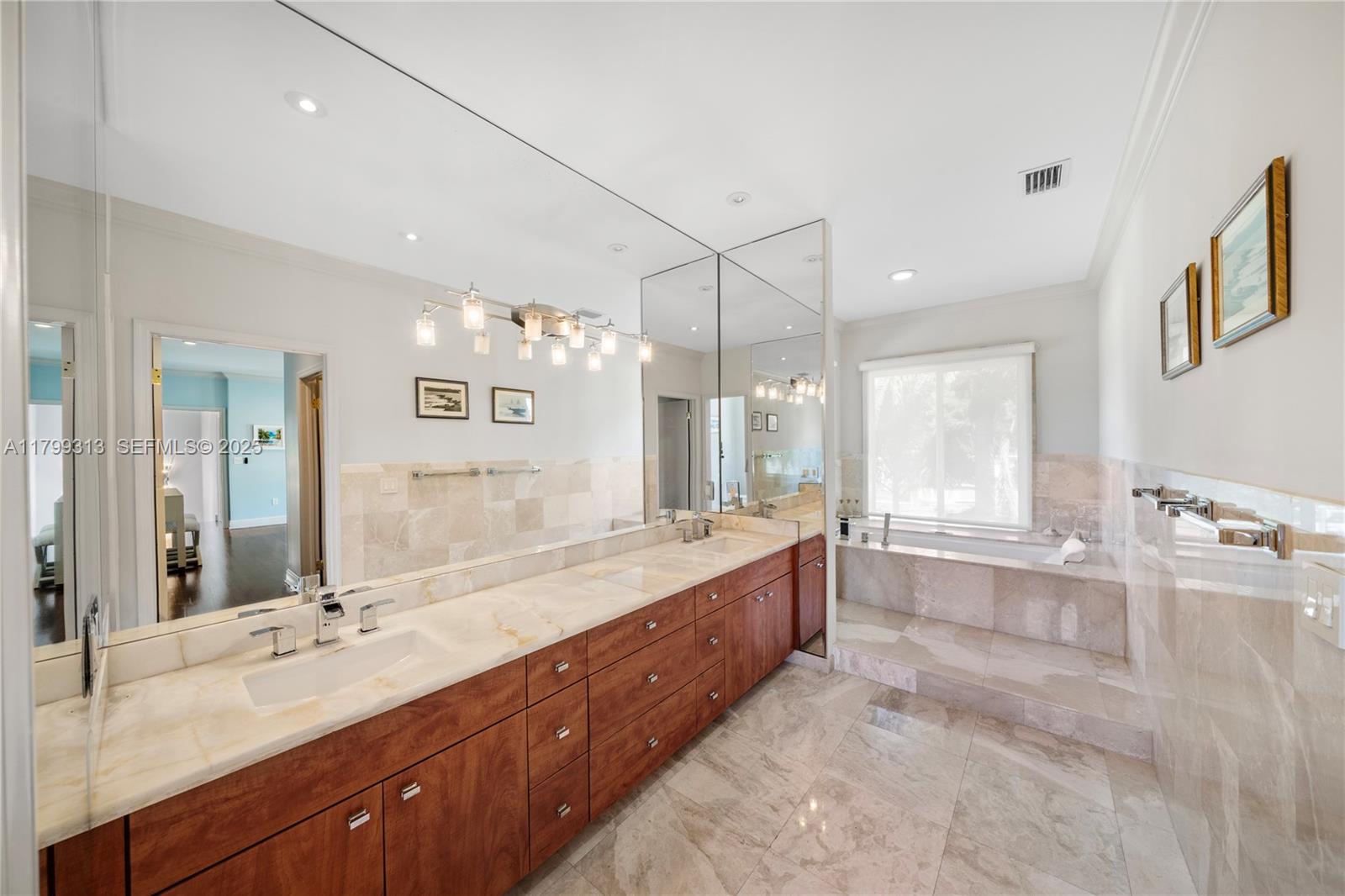 CORAL GABLES RIVIERA SEC - Residential