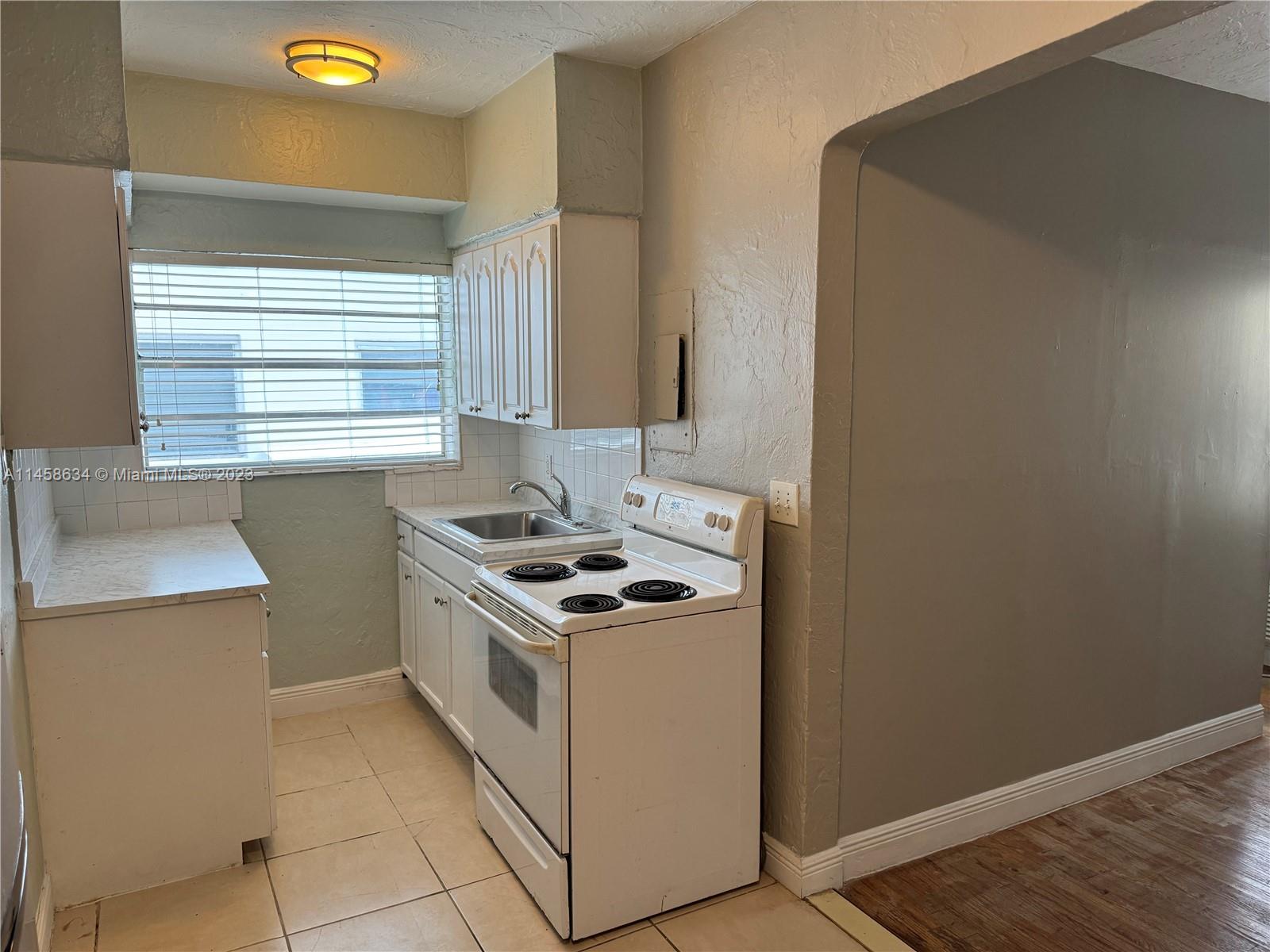 ALTOS DEL MAR NO 3 - Residential Lease