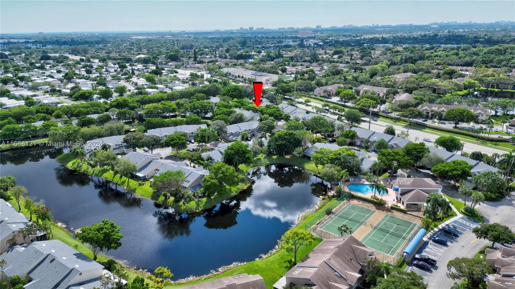 Photo of 1937 E Discovery Cir E #1937, Deerfield Beach, FL 33442 (MLS # A11668121)