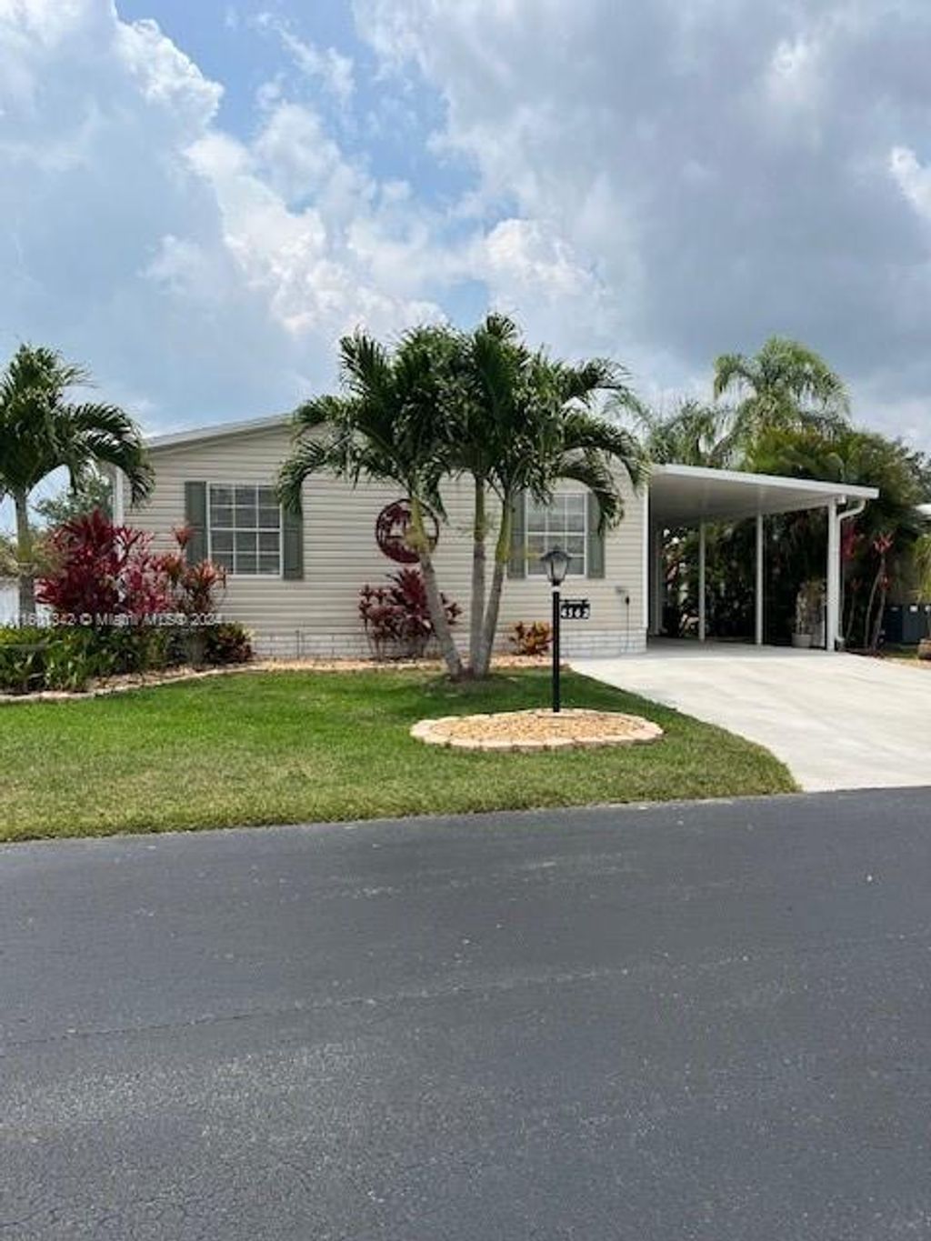 Photo of 4562 SE Cottonwood Ter, Stuart, FL 34997 (MLS # A11601342)