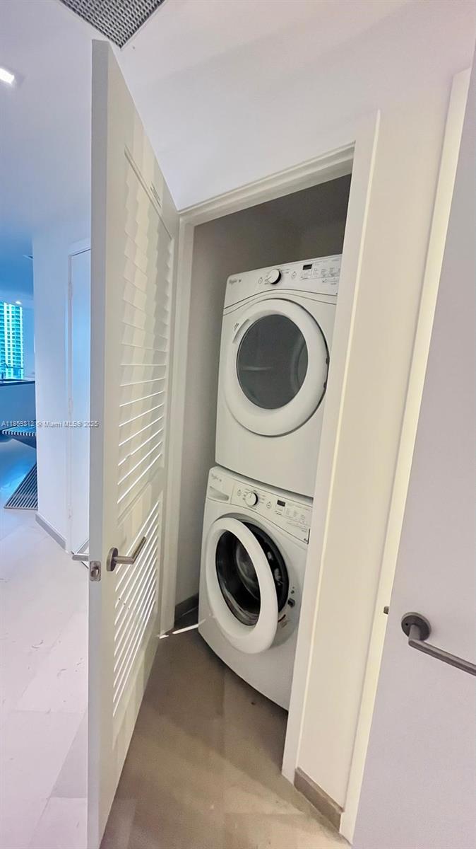 REACH CONDO - Residential