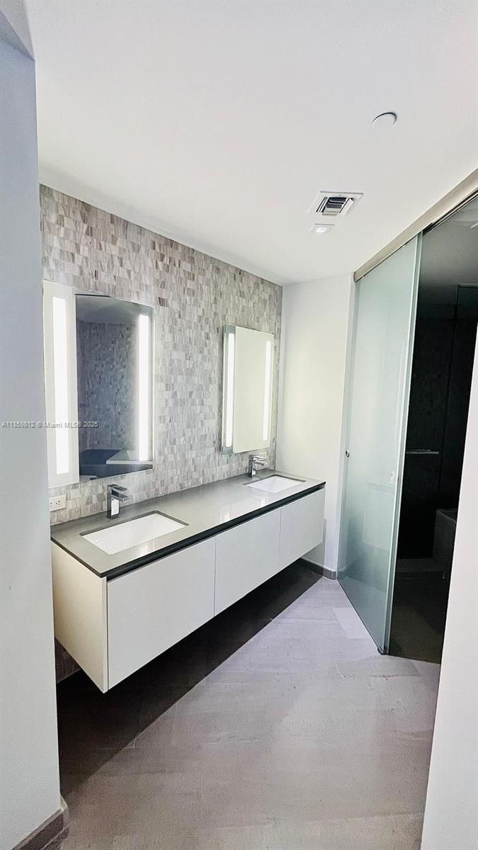 REACH CONDO - Residential