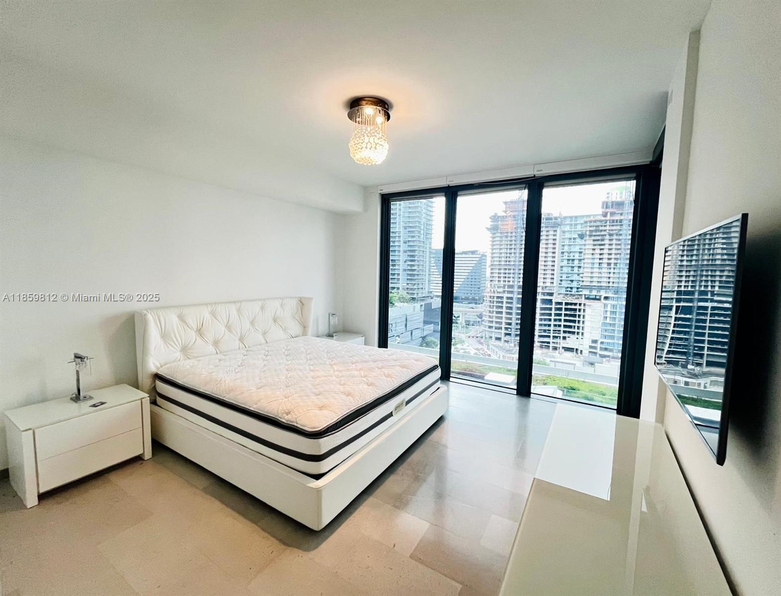 REACH CONDO - Residential