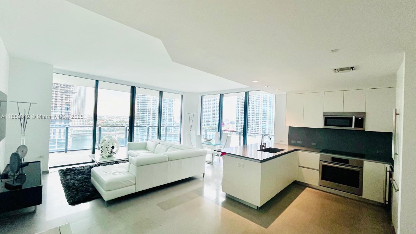 REACH CONDO - Residential