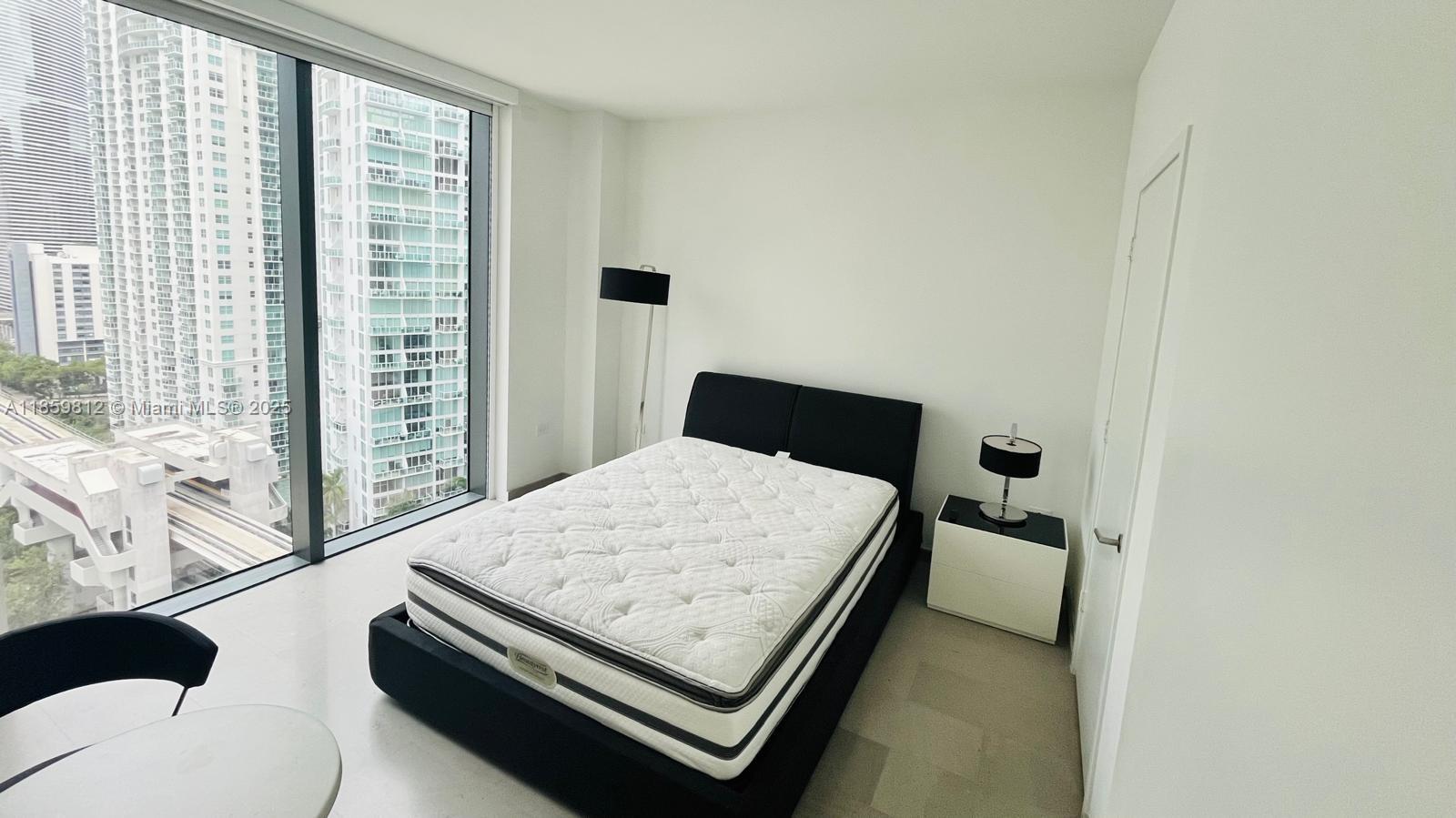 REACH CONDO - Residential