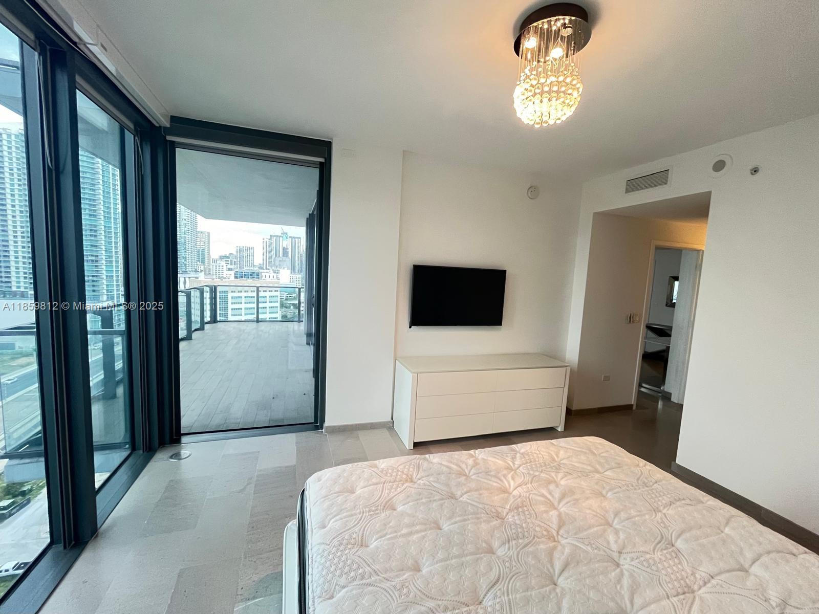 REACH CONDO - Residential