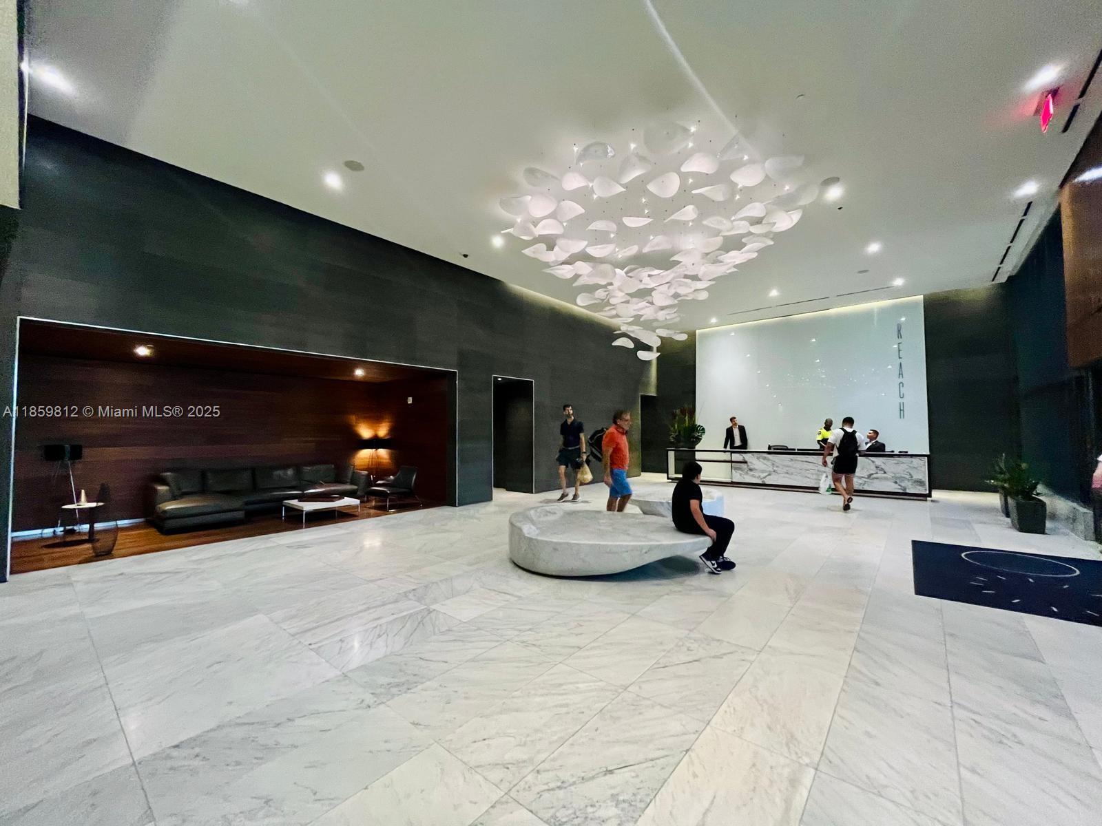 REACH CONDO - Residential