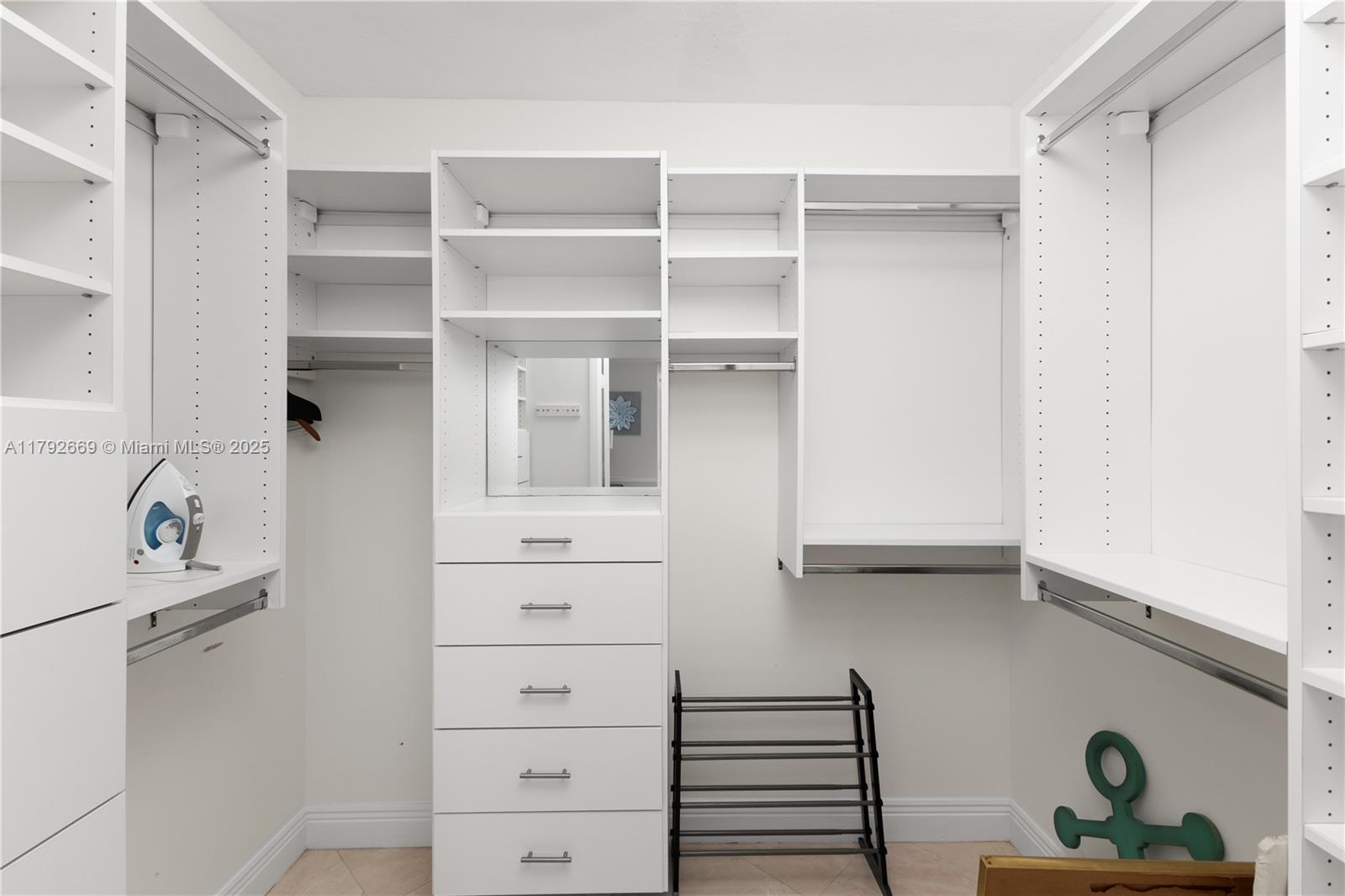 OCEAN 88 CONDOMINIUM - Residential
