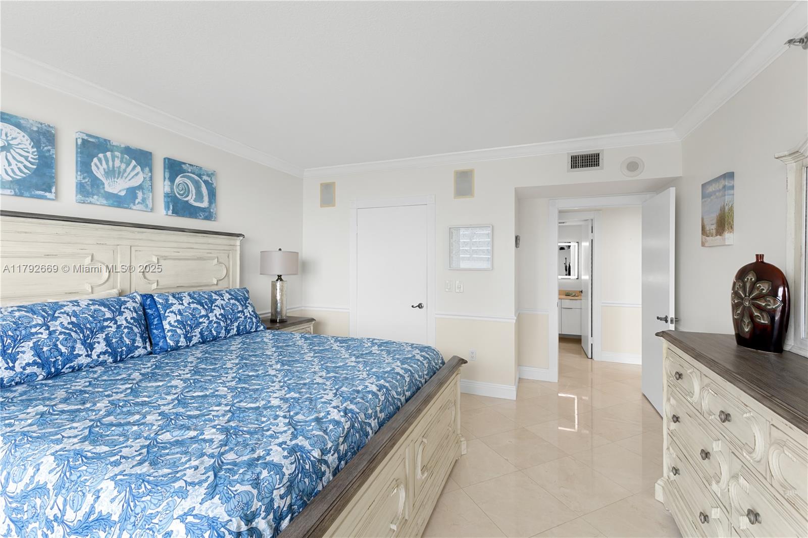 OCEAN 88 CONDOMINIUM - Residential