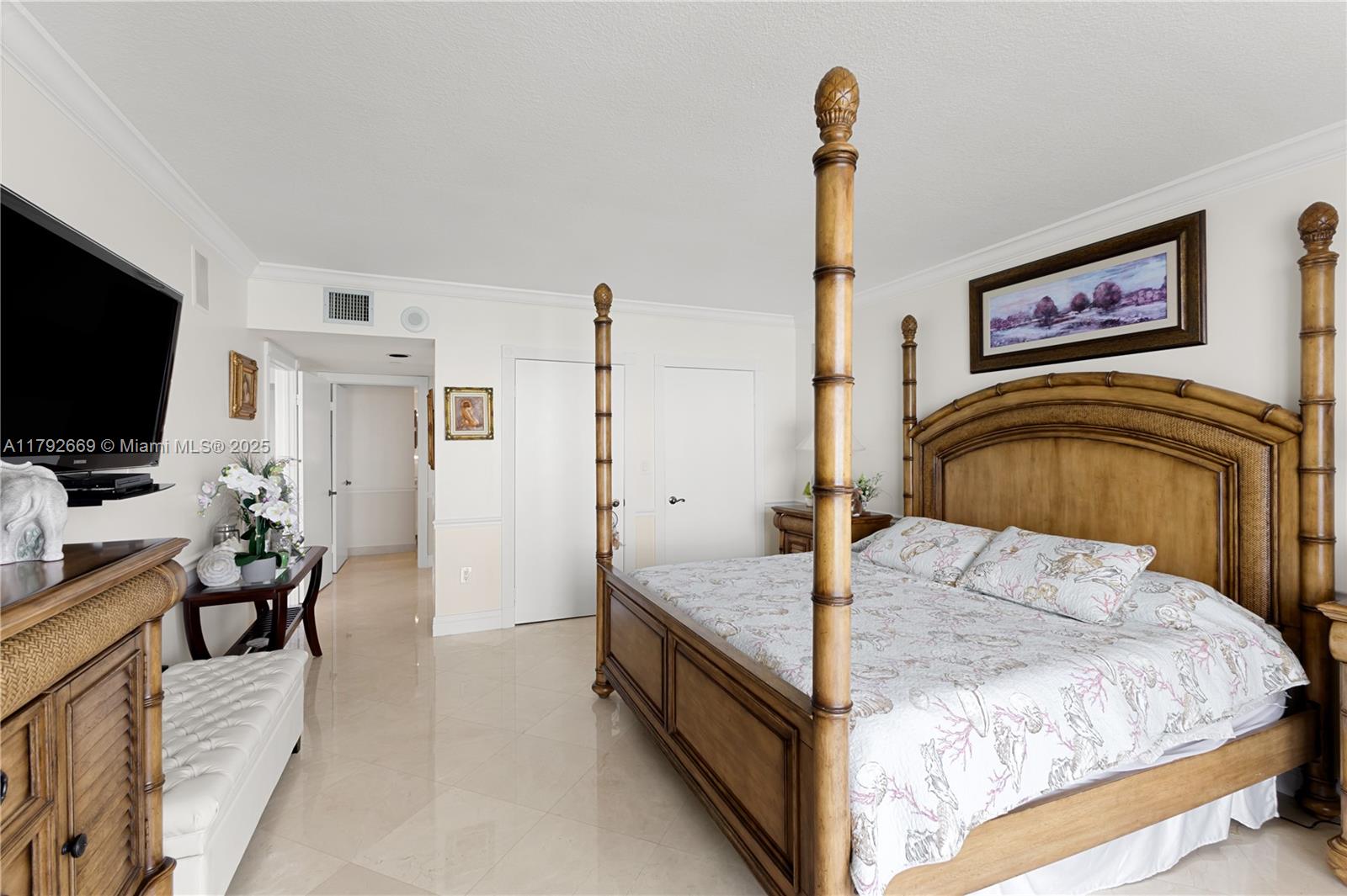 OCEAN 88 CONDOMINIUM - Residential