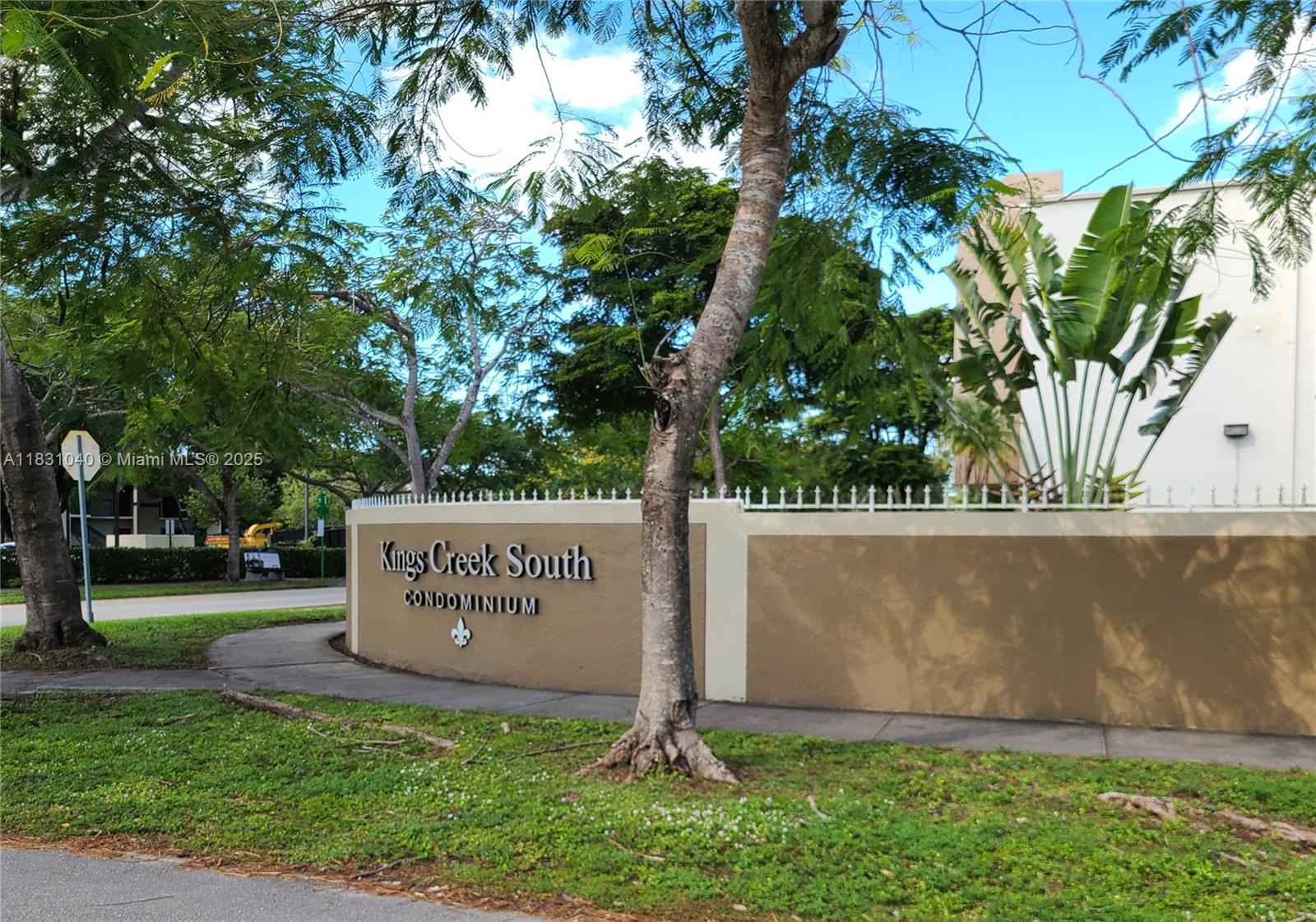 KINGS CREEK SO CONDO - Residential