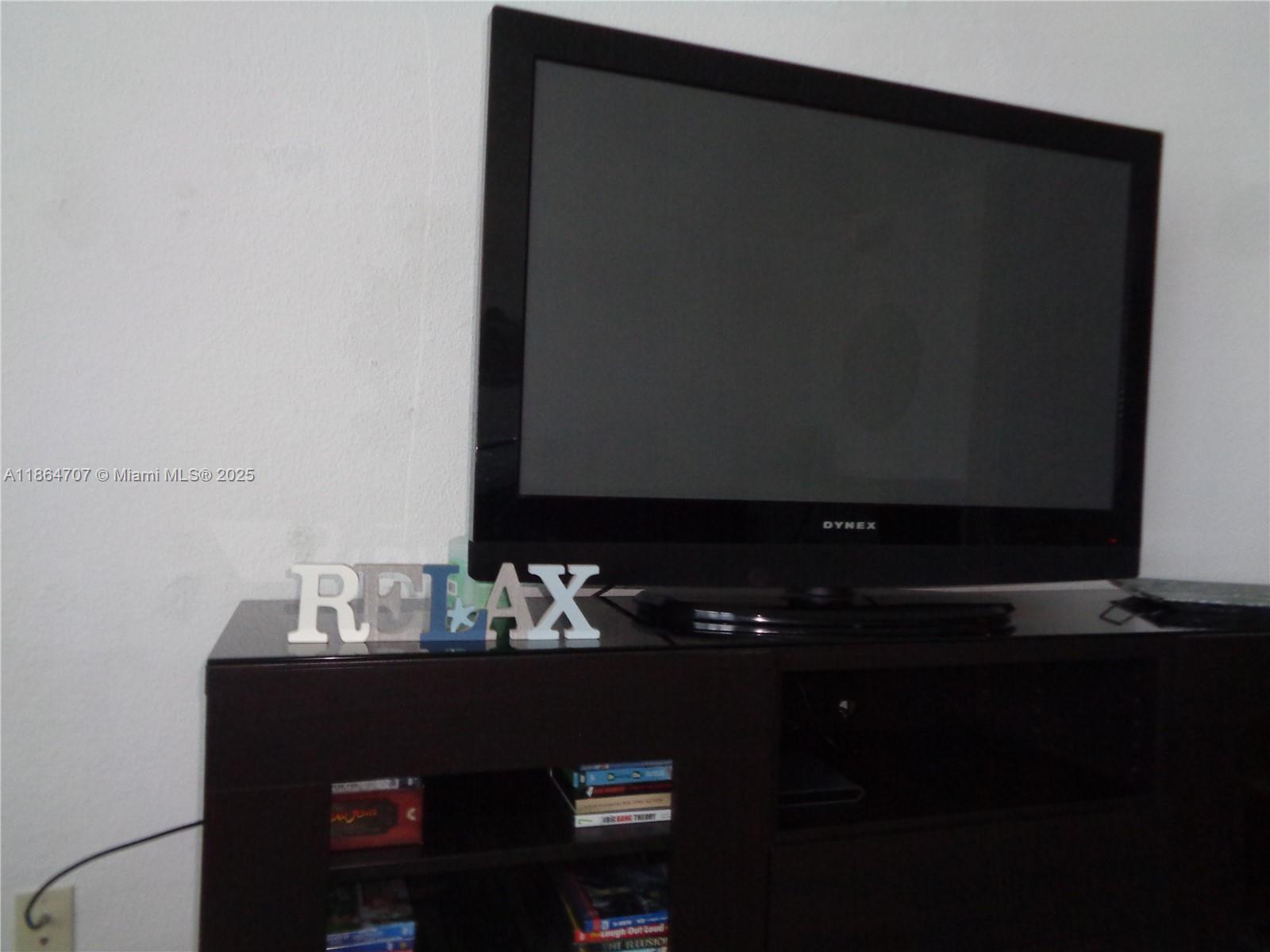 WAVE CONDO - Residential Lease