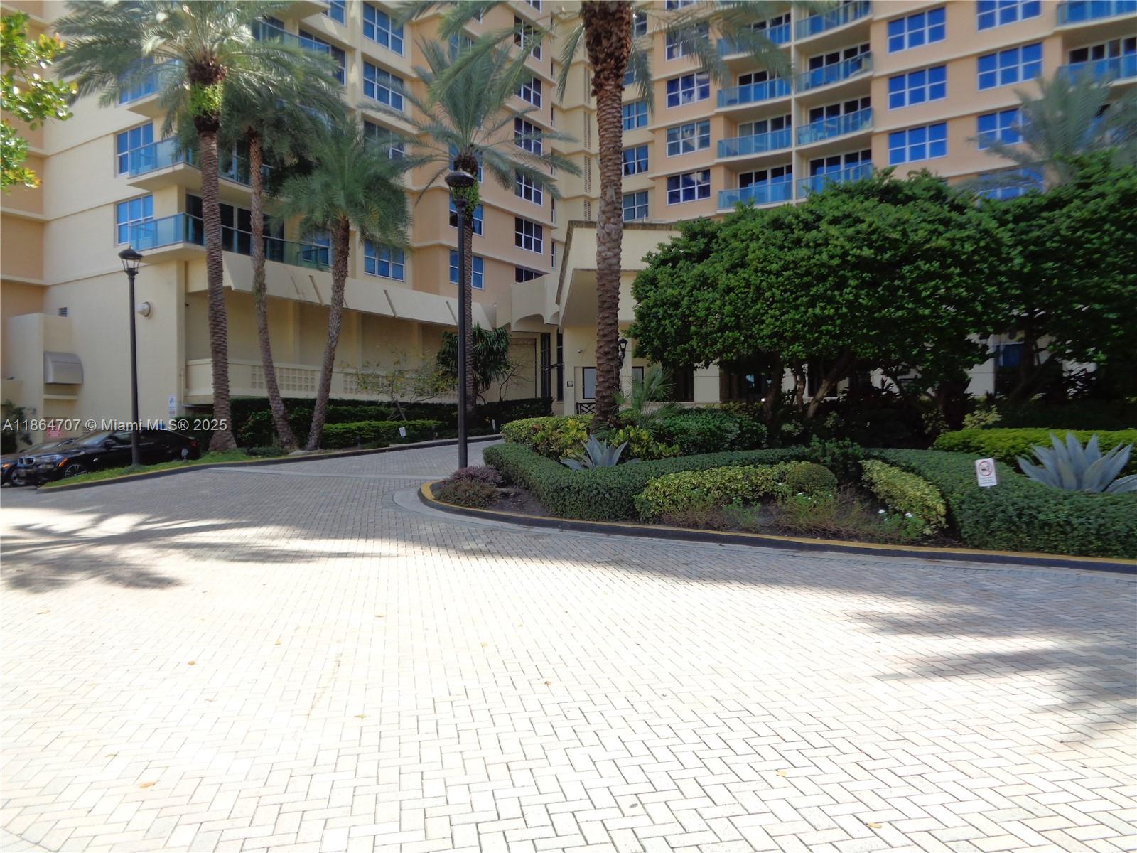 WAVE CONDO - Residential Lease