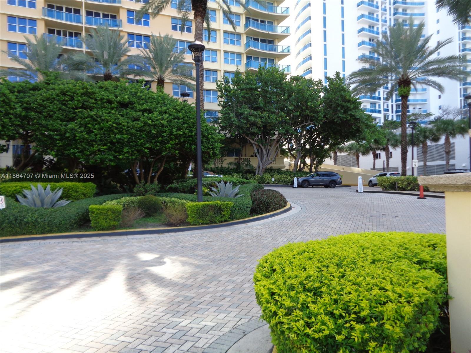 WAVE CONDO - Residential Lease