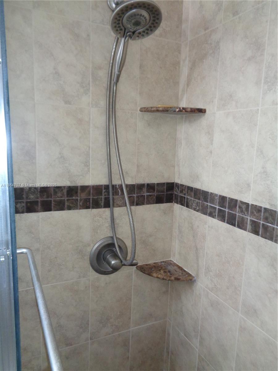 WAVE CONDO - Residential Lease