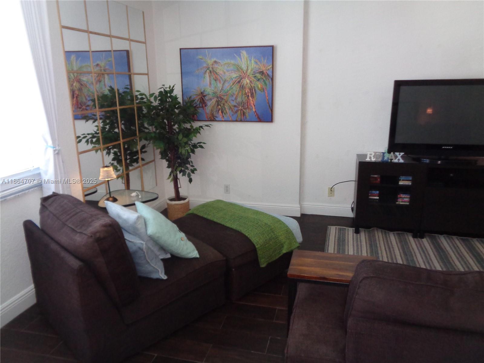 WAVE CONDO - Residential Lease