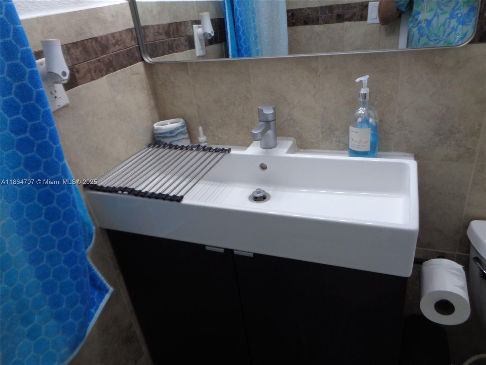 WAVE CONDO - Residential Lease