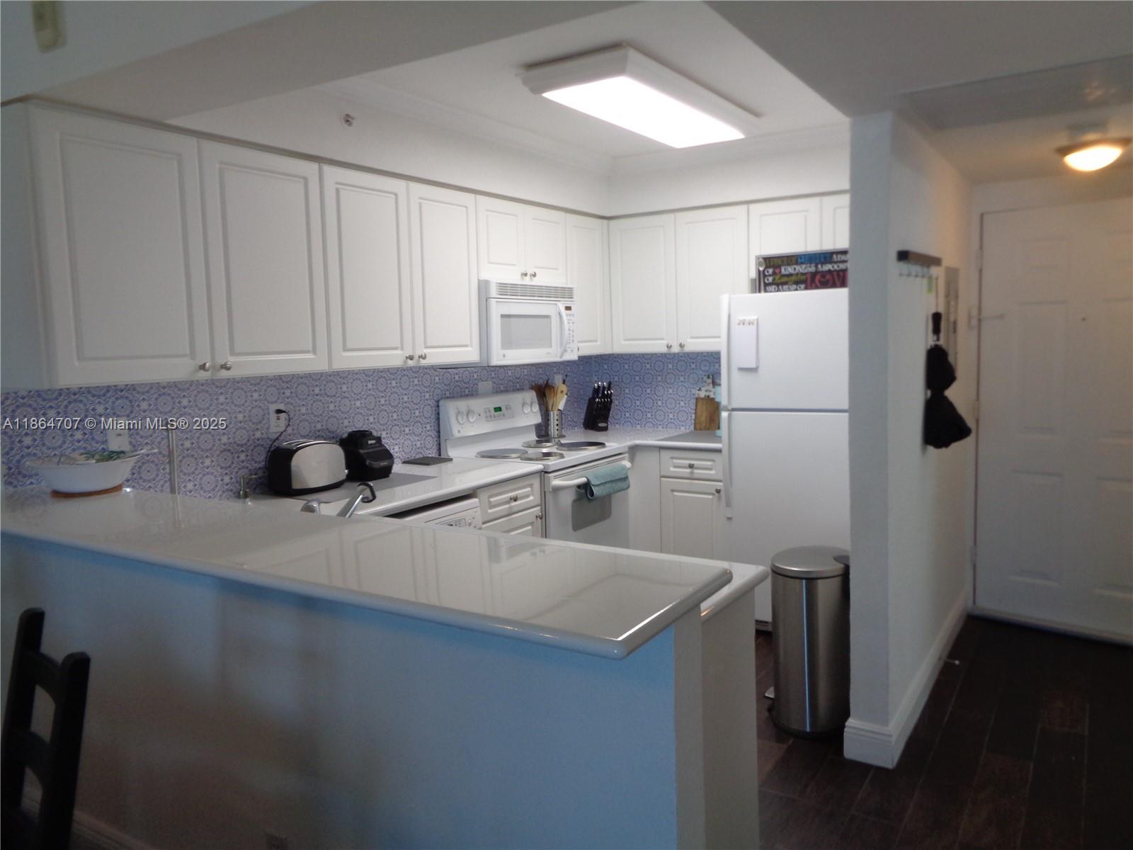 WAVE CONDO - Residential Lease