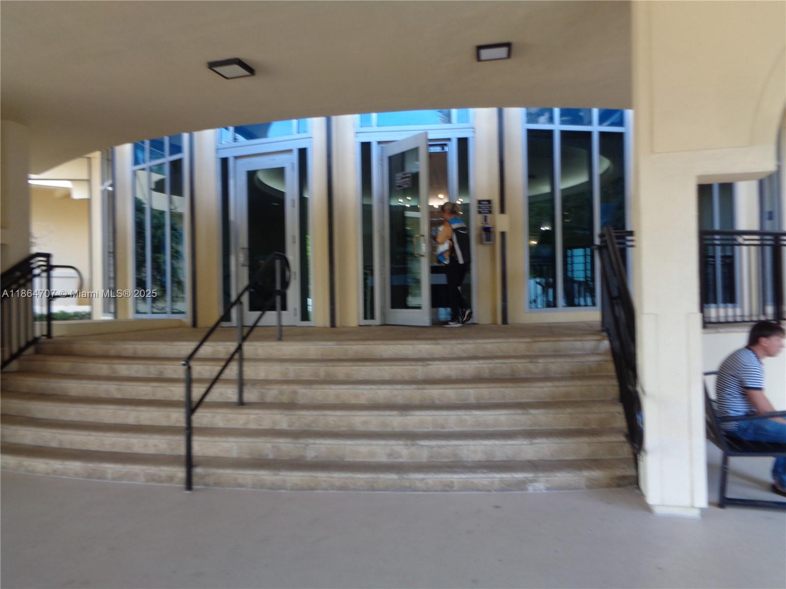 WAVE CONDO - Residential Lease