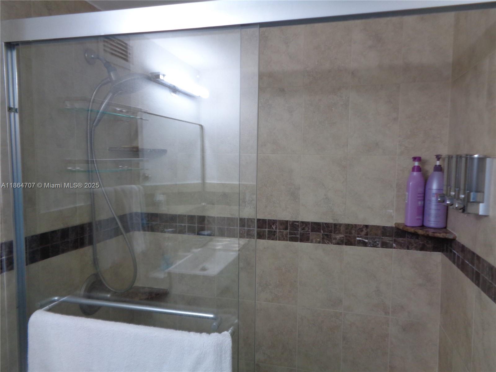 WAVE CONDO - Residential Lease