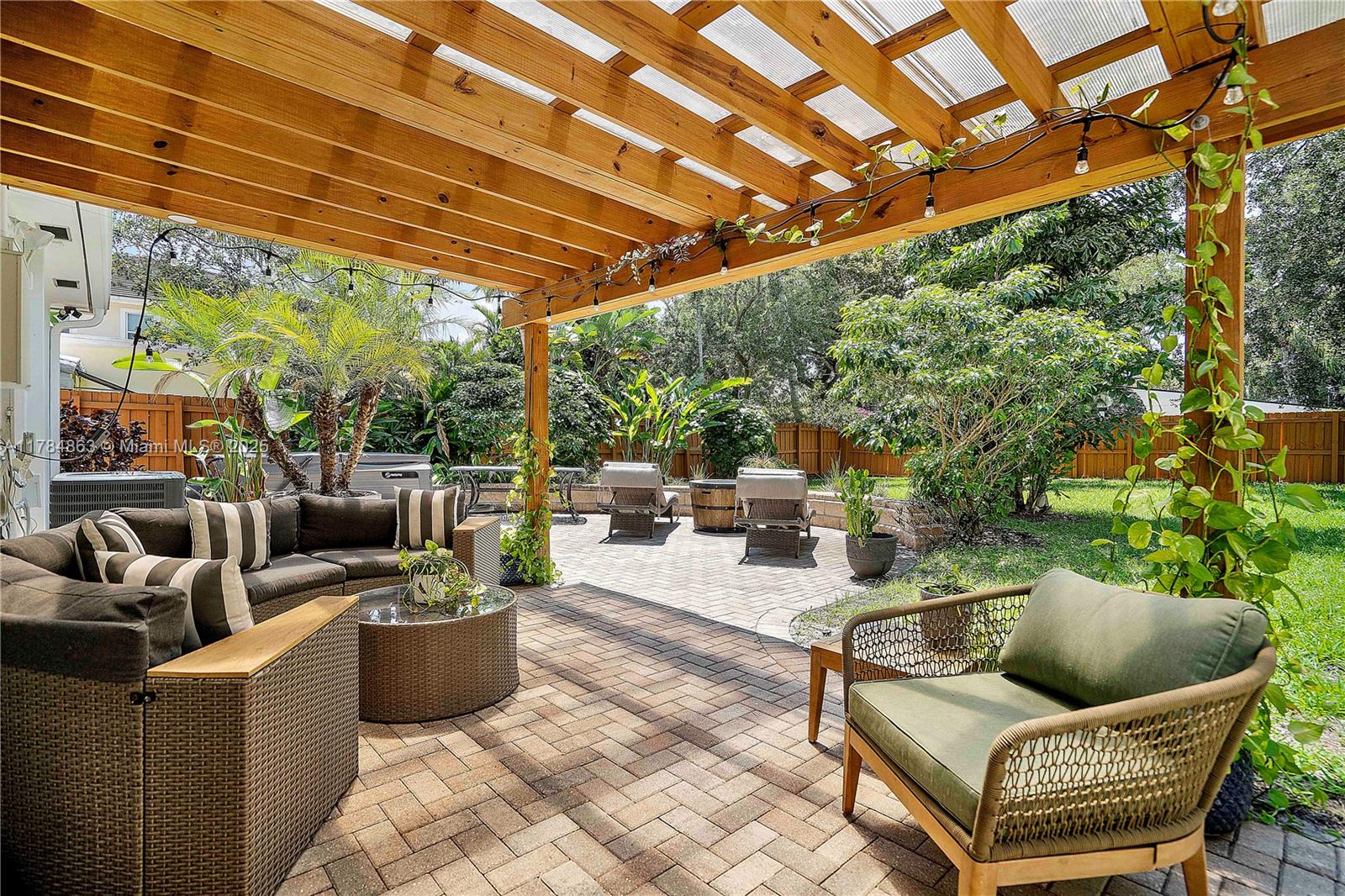 705 SW 8th Ave
