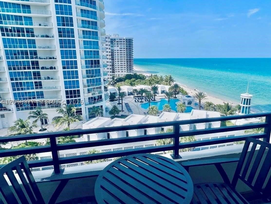 3505 S Ocean Dr 911