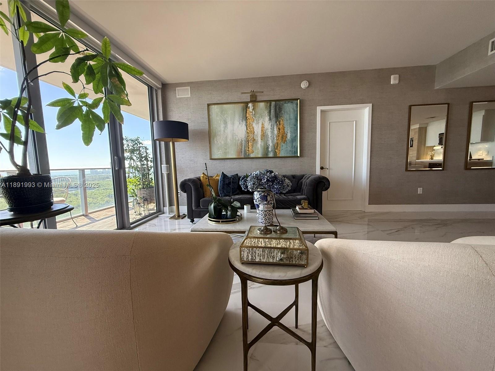 THE HARBOUR SOUTH CONDO - Residential