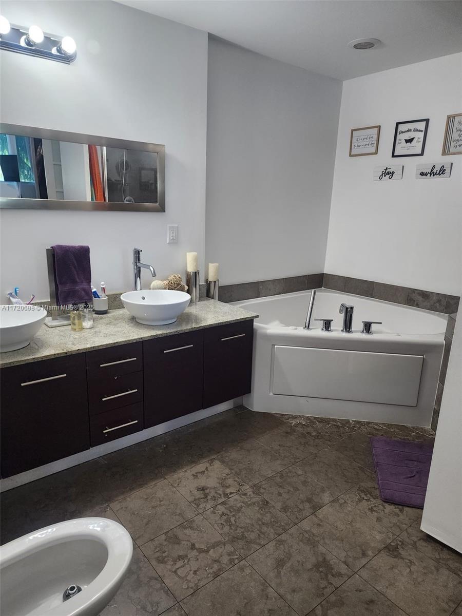 UPTOWN MARINA LOFTS CONDO - Residential