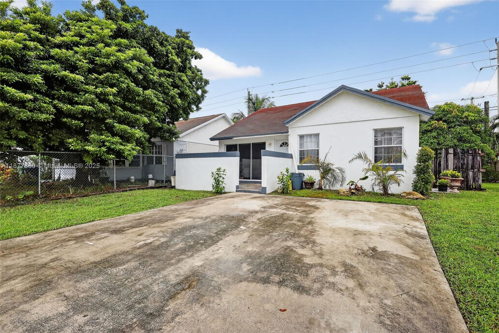 LESLIE PATIO HOMES SEC 3 - Residential