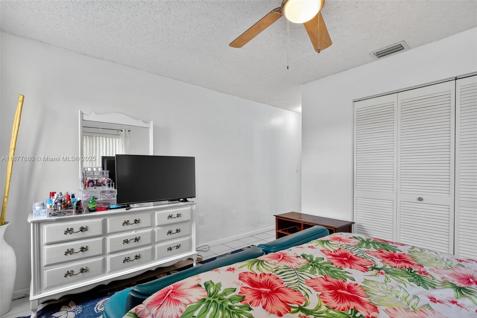 LESLIE PATIO HOMES SEC 3 - Residential