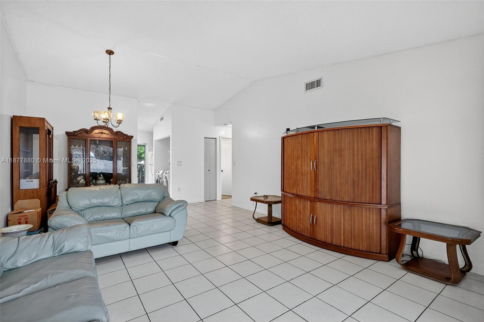 LESLIE PATIO HOMES SEC 3 - Residential