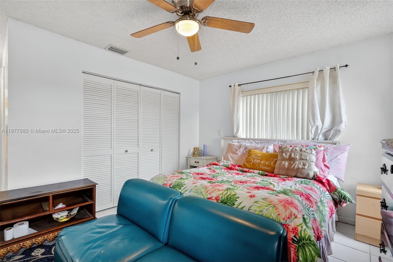 LESLIE PATIO HOMES SEC 3 - Residential