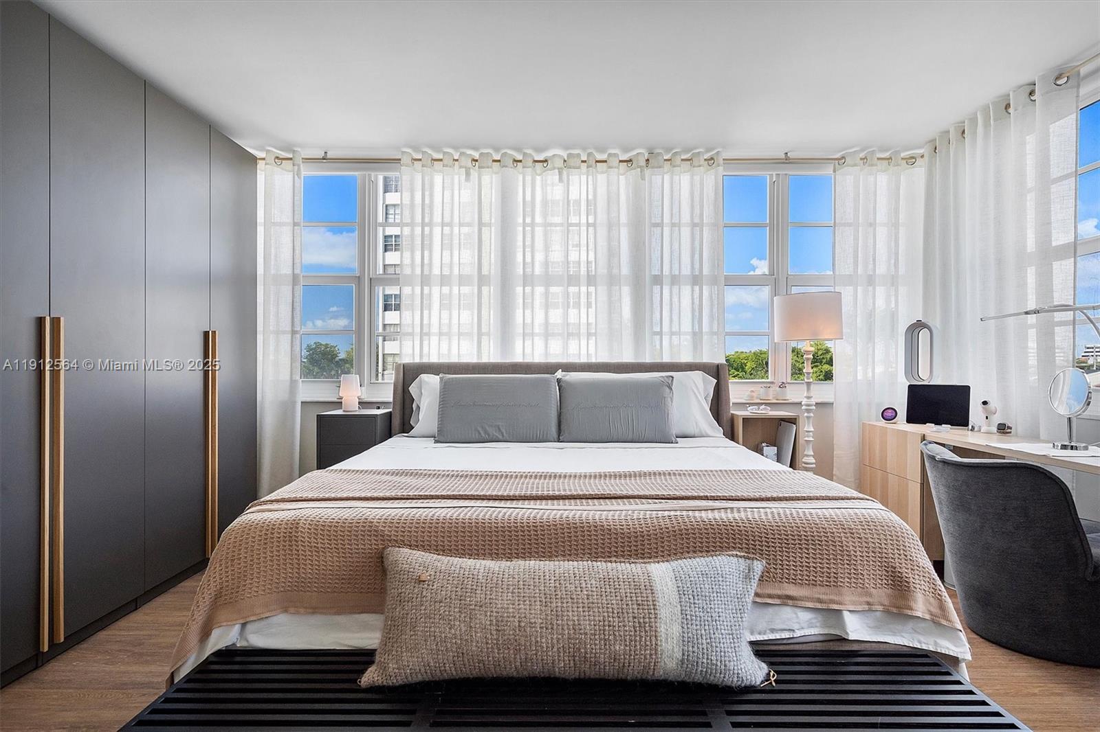 BAYVIEW TOWERS CONDO N - Residential