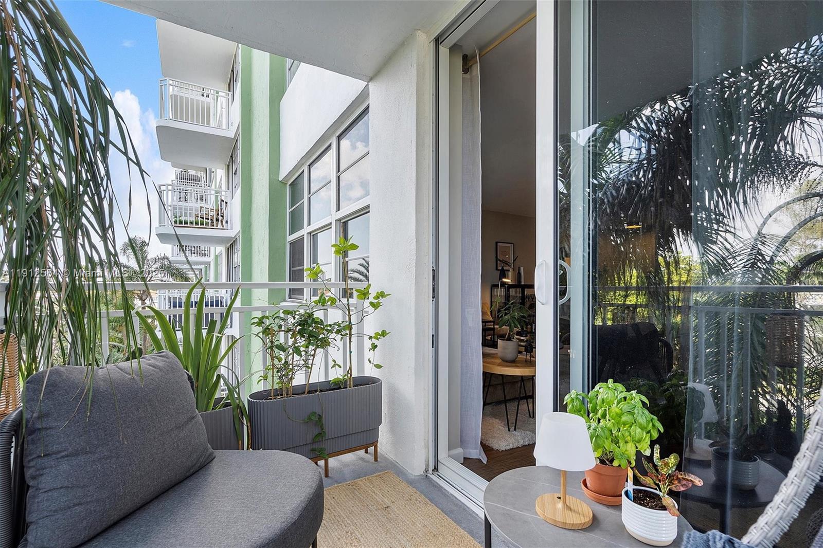 BAYVIEW TOWERS CONDO N - Residential