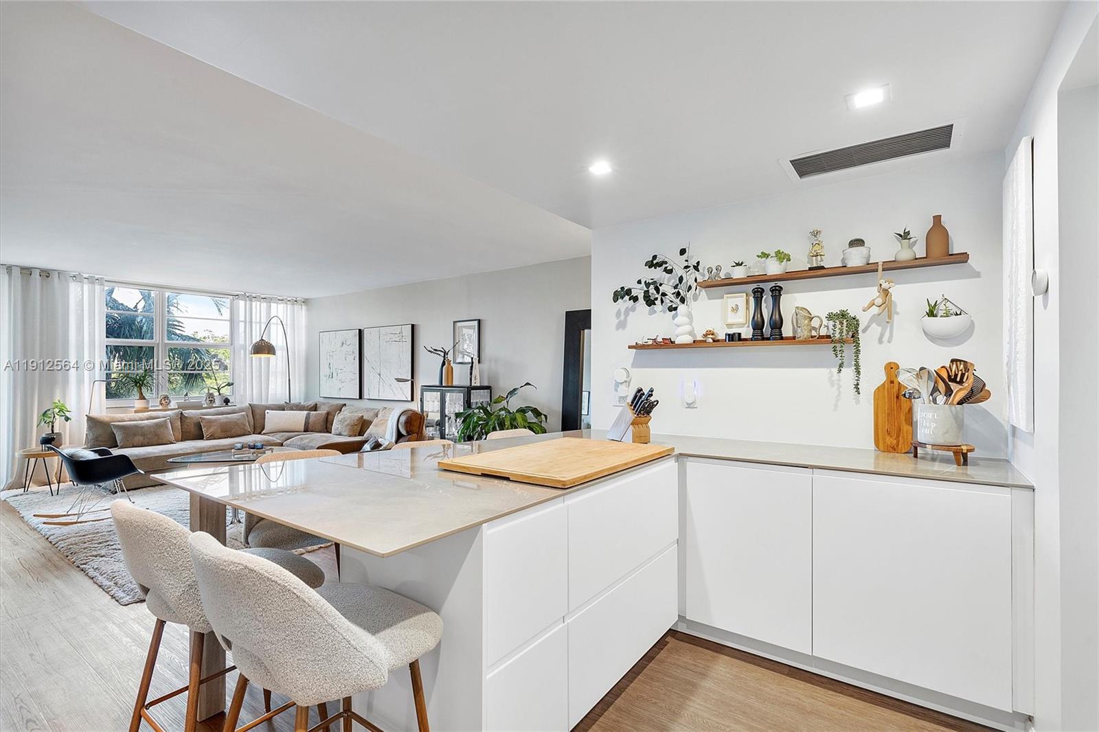 BAYVIEW TOWERS CONDO N - Residential