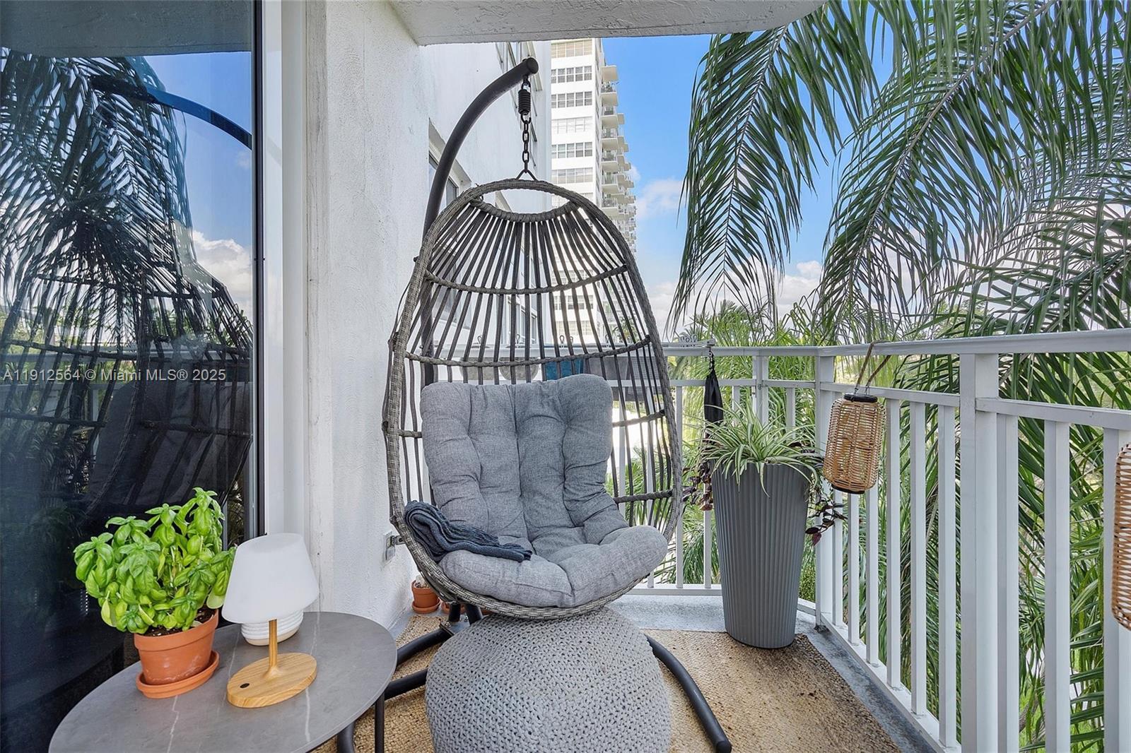 BAYVIEW TOWERS CONDO N - Residential